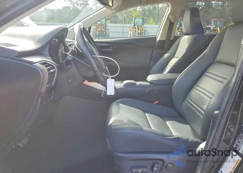 2021 Lexus Nx 300 Base z USA, uszkodzony, nr VIN JTJDARBZ9M2191519